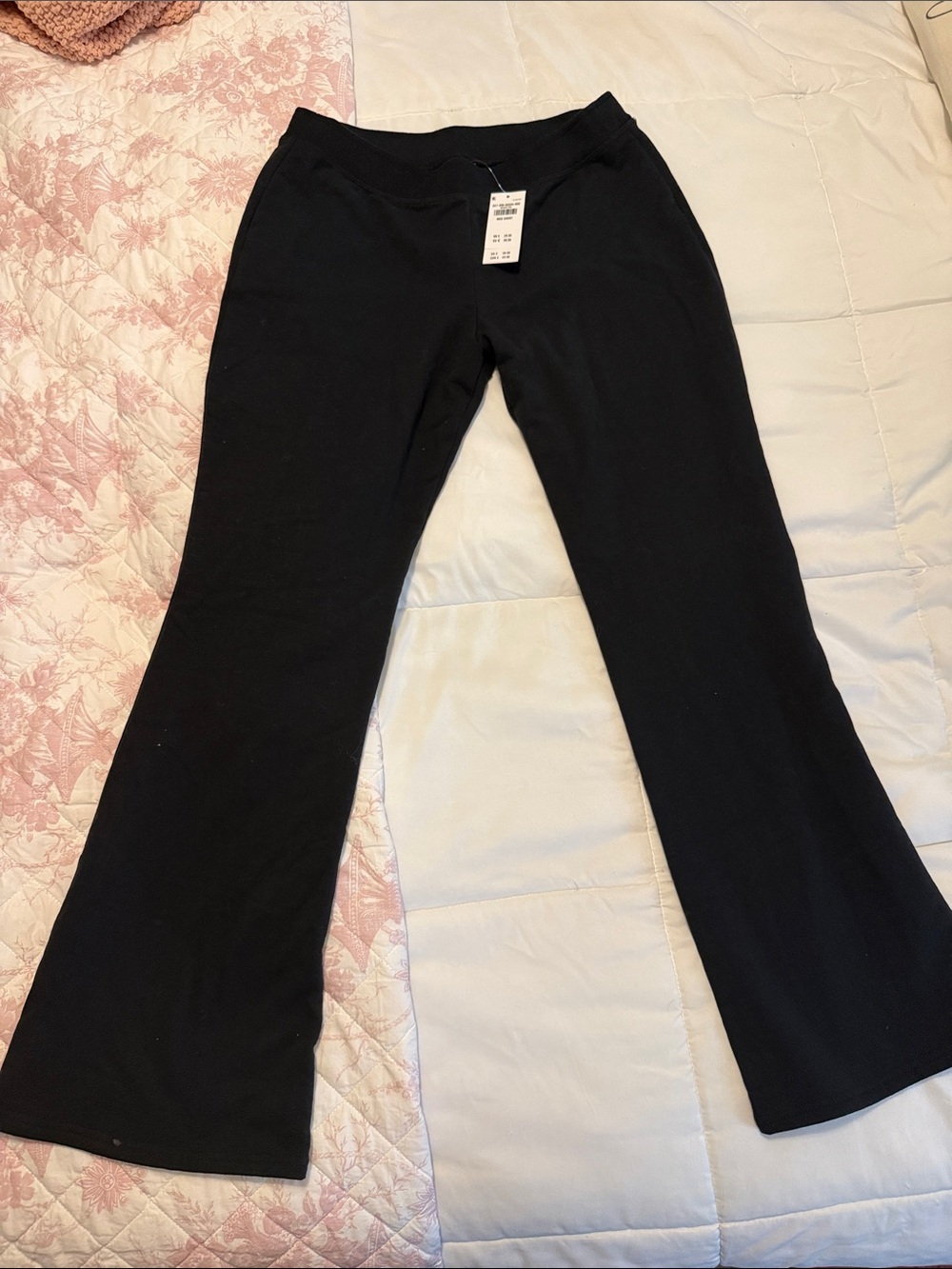 Hollister women’s med short Black Knit Flare Pants - Comfortable Bottoms